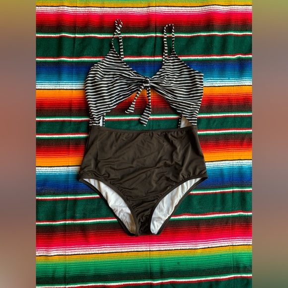 Urban Outfitter Out From Under Cutout Swimsuit Size L - Picture 2 of 6